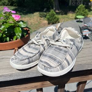 Brand New Reef slip on shoes - women’s size 7